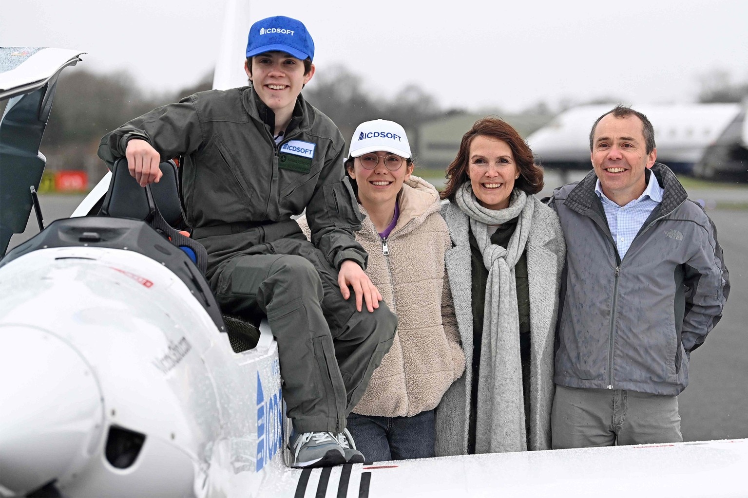 lai may bay vong quanh the gioi anh 2