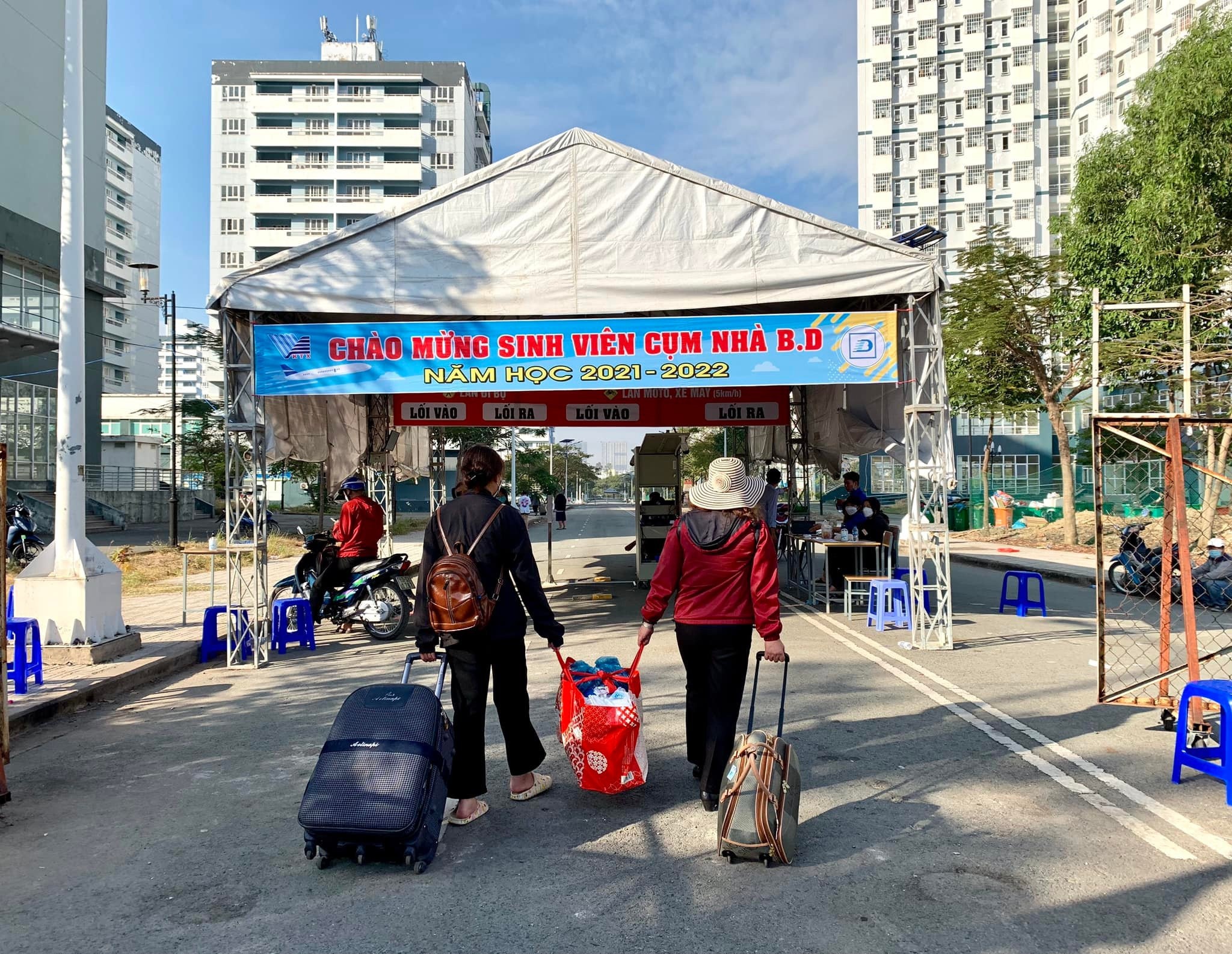 Dich vu dua don tan sinh vien o TP.HCM anh 1