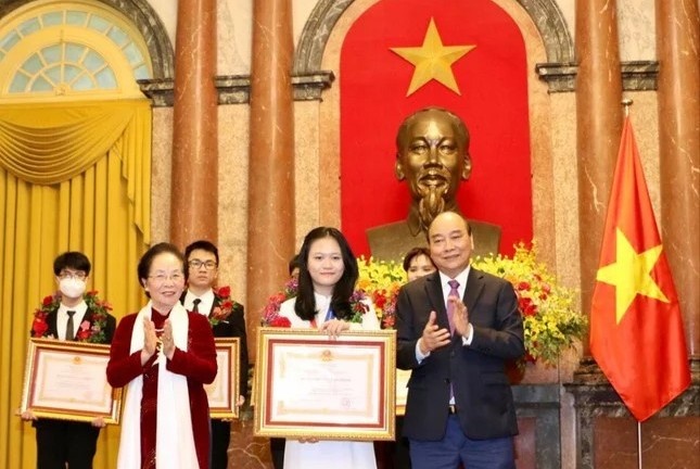 'Co gai vang' Olympic Hoa hoc quoc te hinh anh