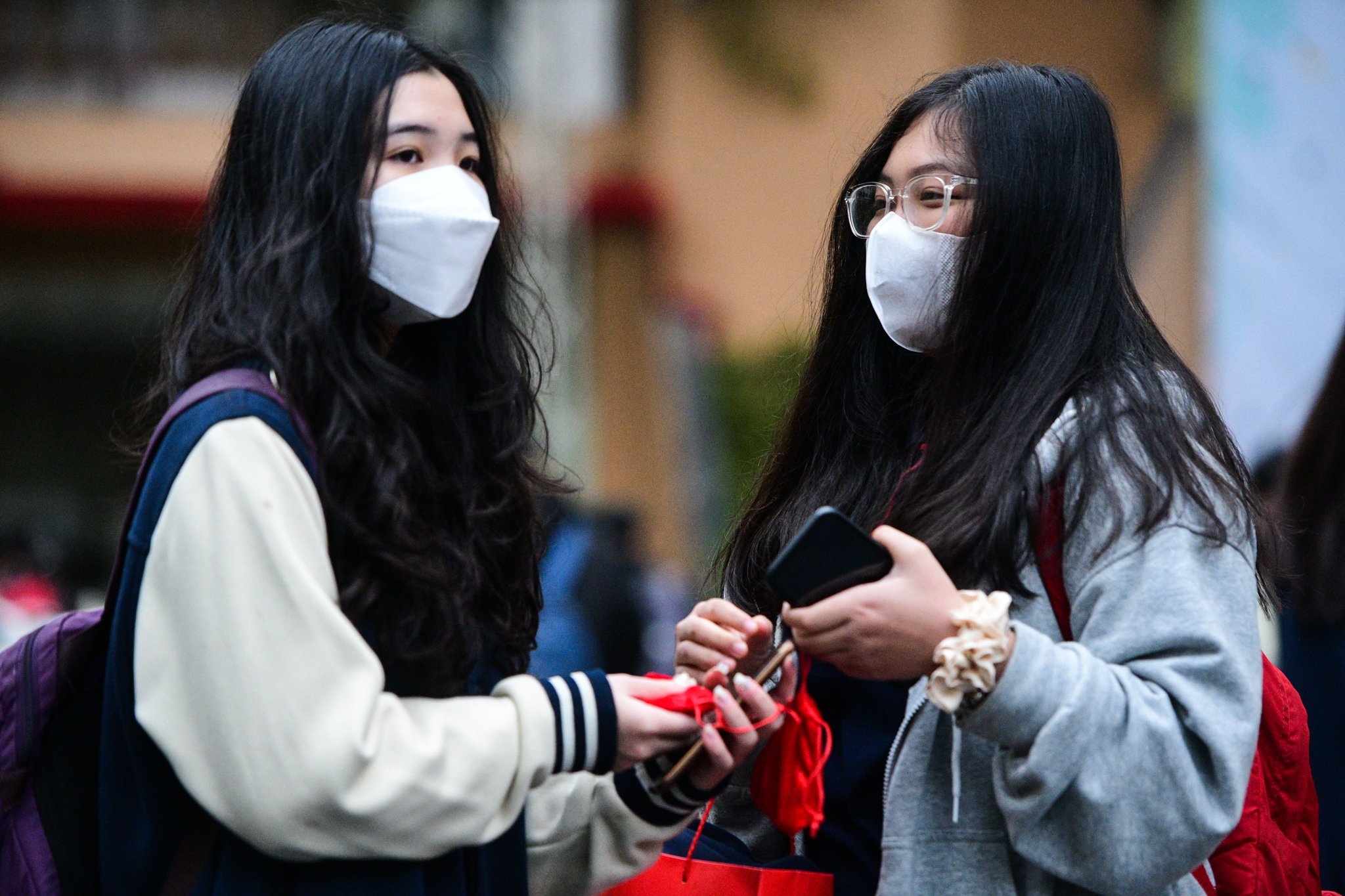 hoc sinh o nhieu noi tam dung den truong anh 1