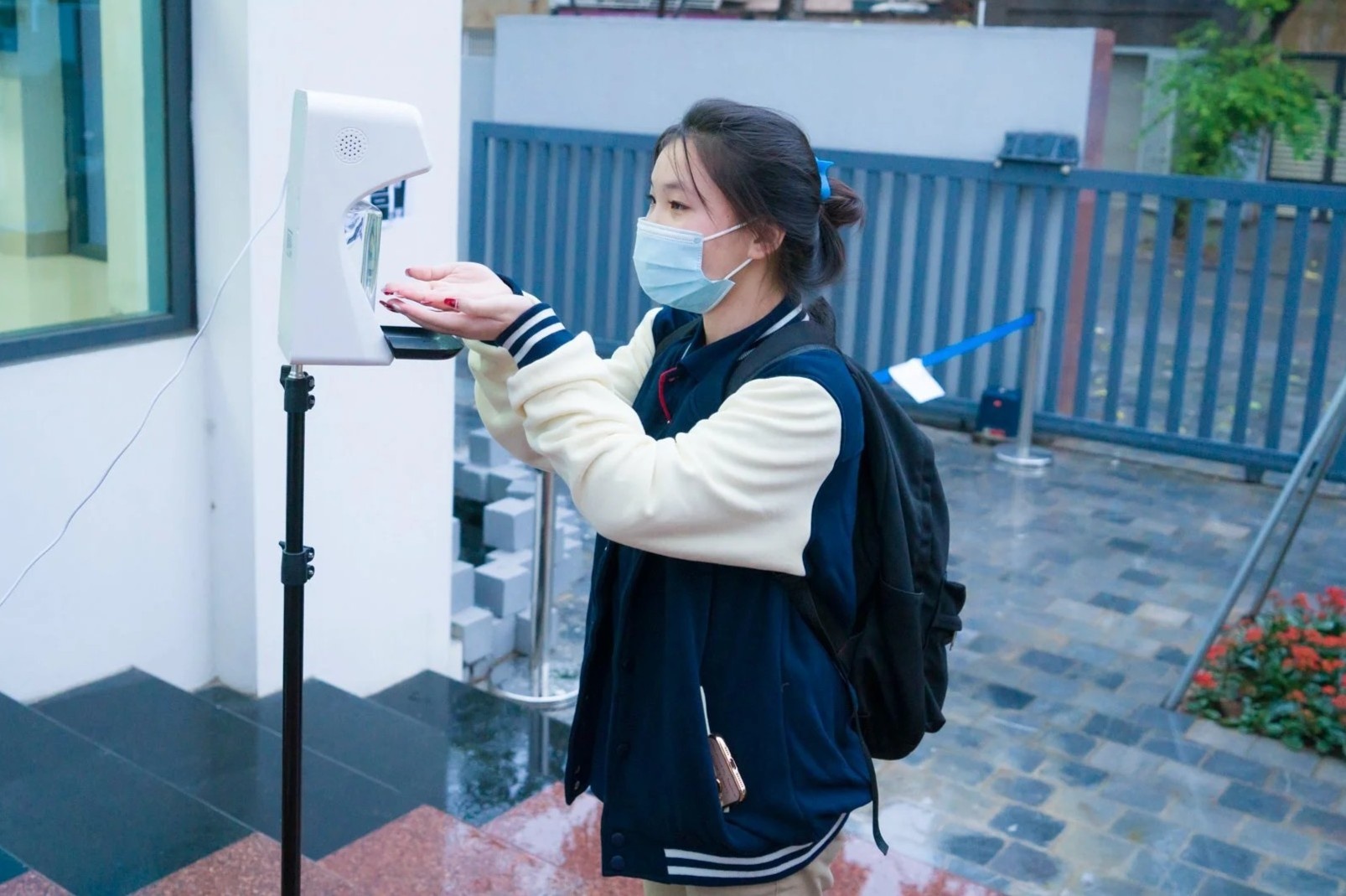 Hoc sinh nhieu truong tam dung den lop anh 1