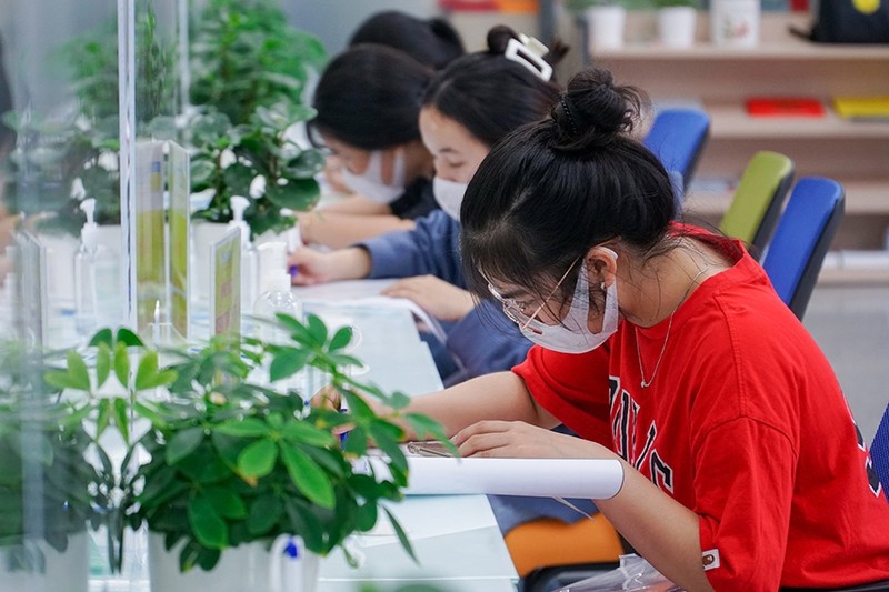 Hoc sinh bat dau tim suat vao dai hoc som hinh anh