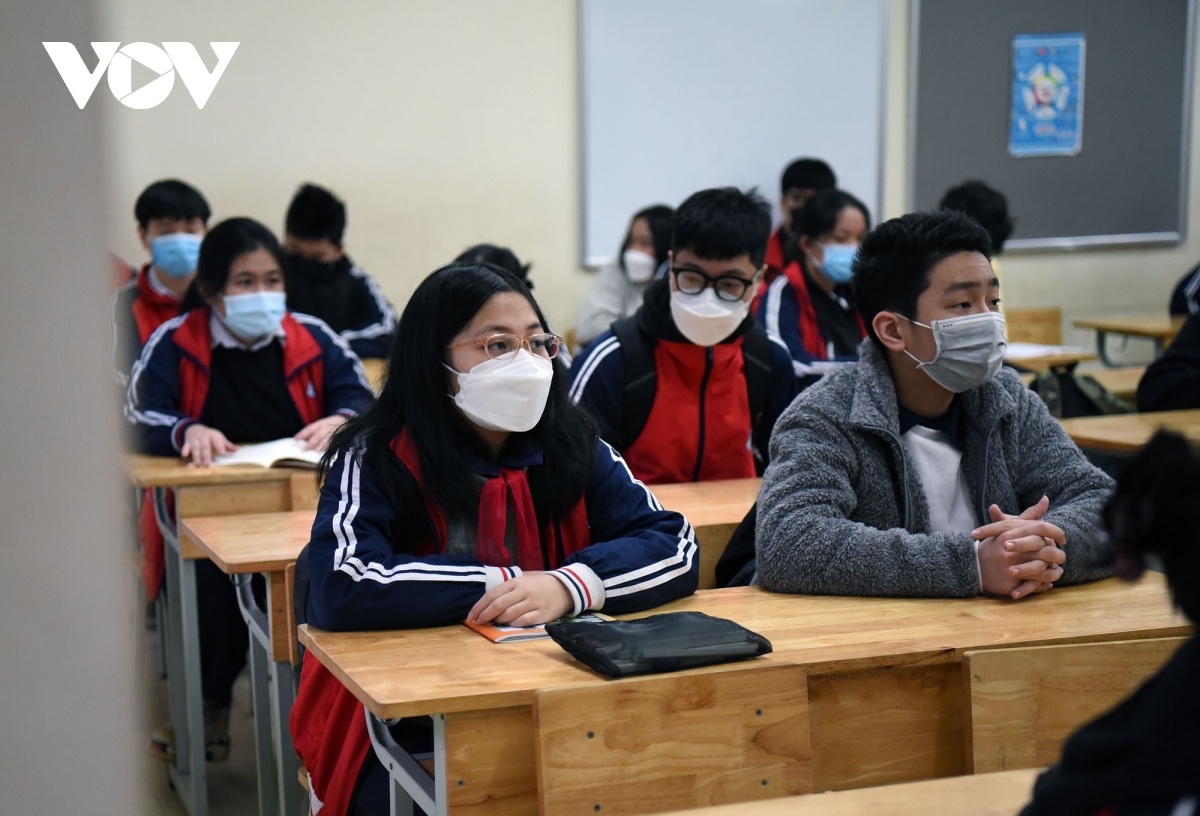 Cac truong o Ha Noi cho hoc sinh dung hoc truc tiep anh 1