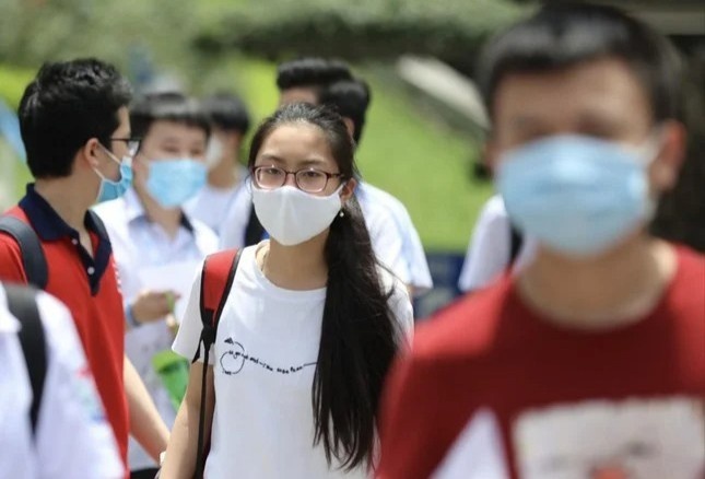 Tuyen sinh lop 10 Ha Noi: Nen bo bai thi thu 4? hinh anh