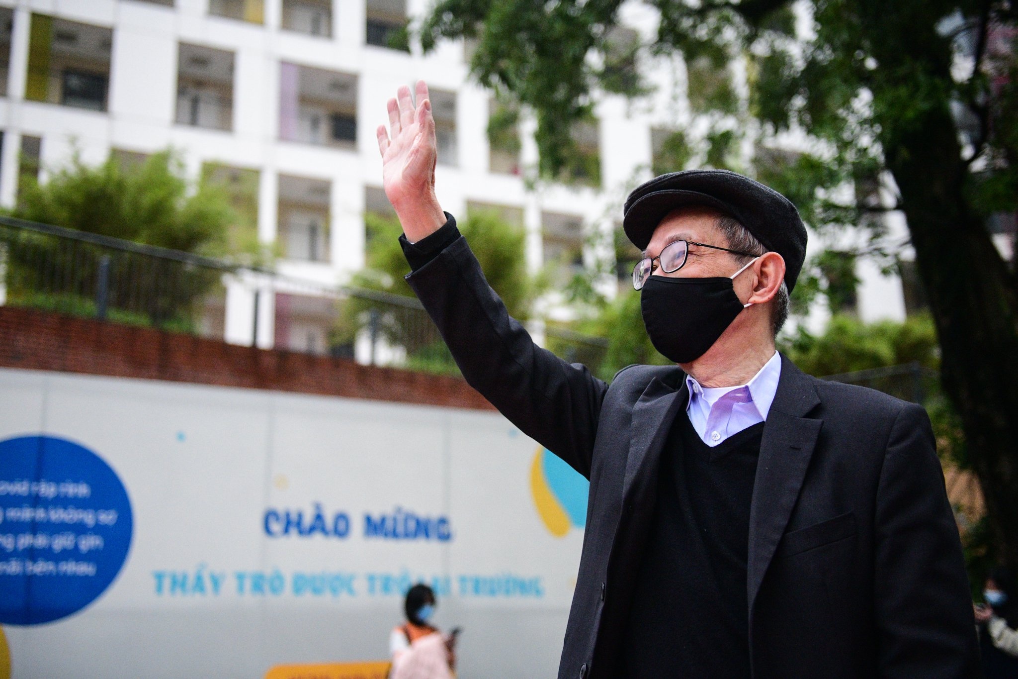 Gan mot nam khong den truong anh 1