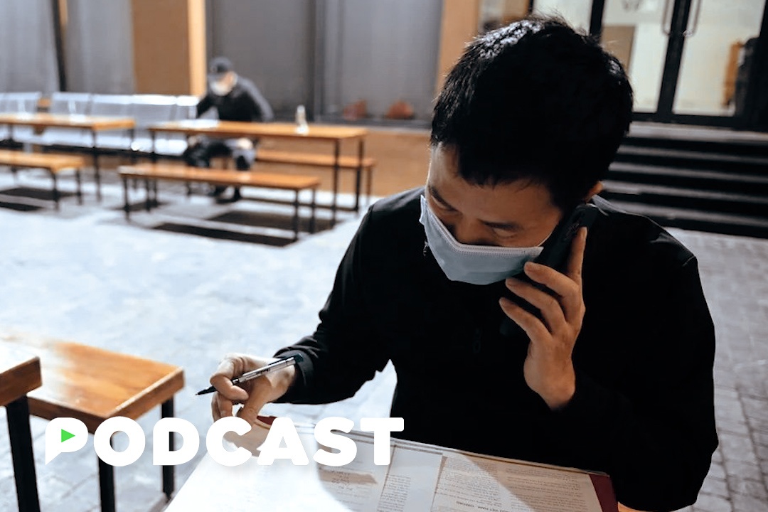 Vi sao phu huynh phai doi tu 1h sang de mua ho so cho con vao lop 1? hinh anh