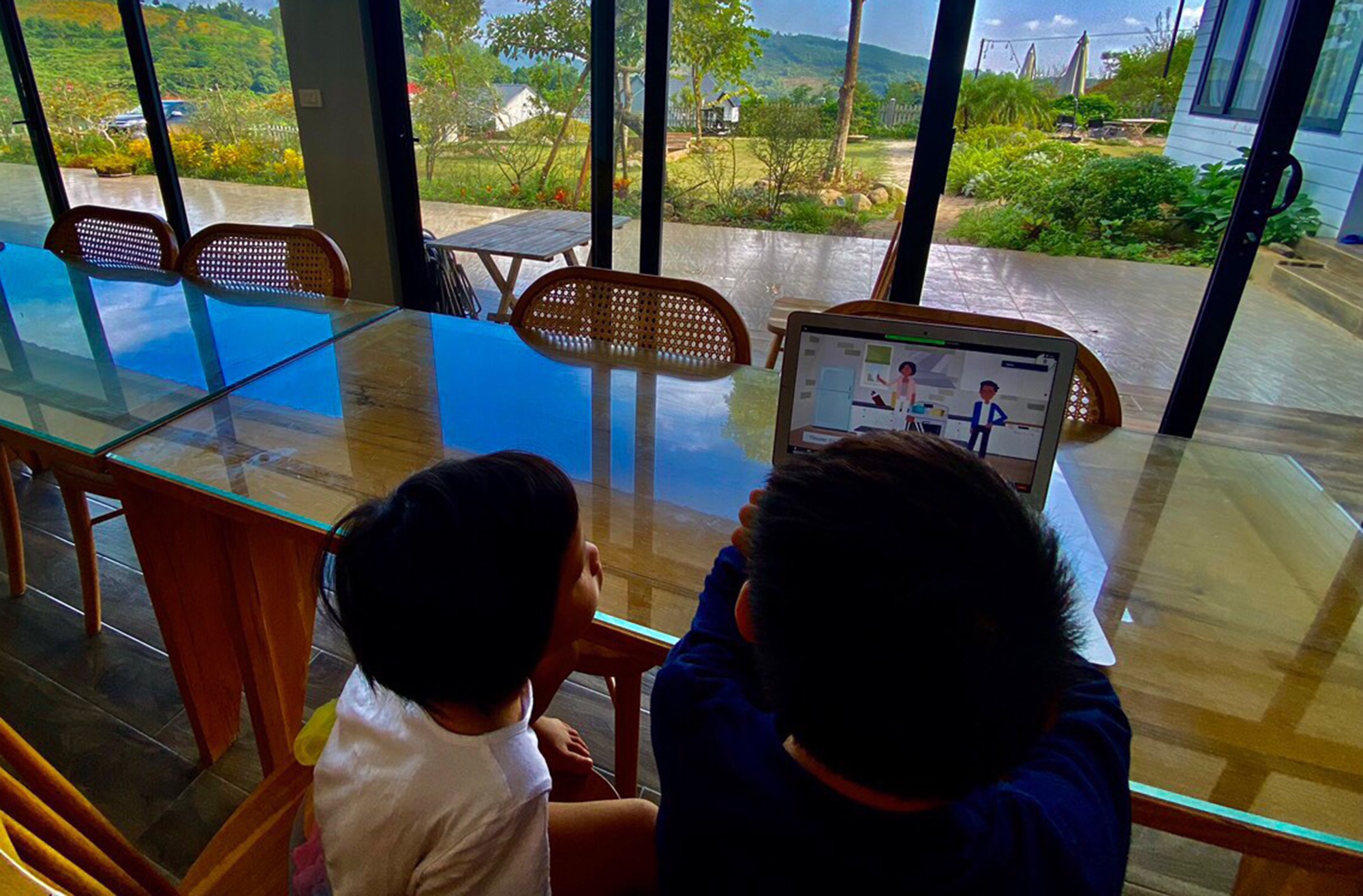 Tre nghi hoc gan mot nam anh 3