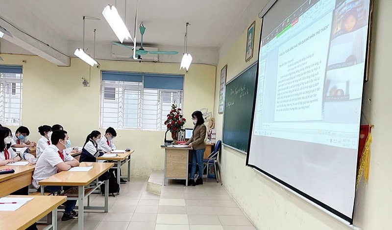 Thi thu truong chuyen qua nhieu anh 1