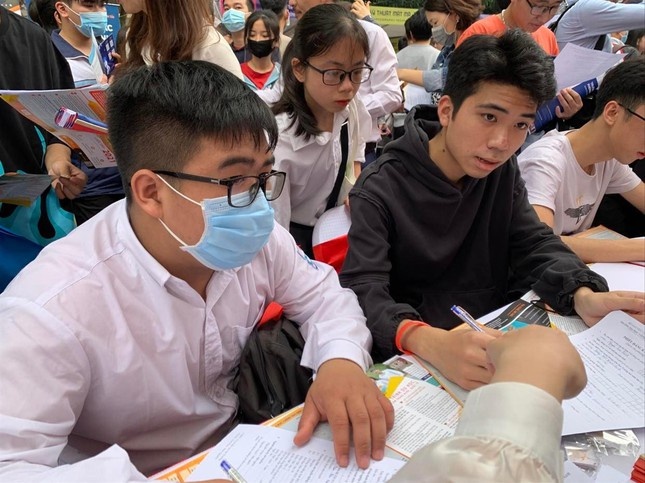 Tuyen sinh 2022 anh 1