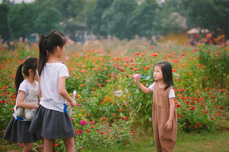 kiet suc khi 3 con khong duoc den truong anh 1