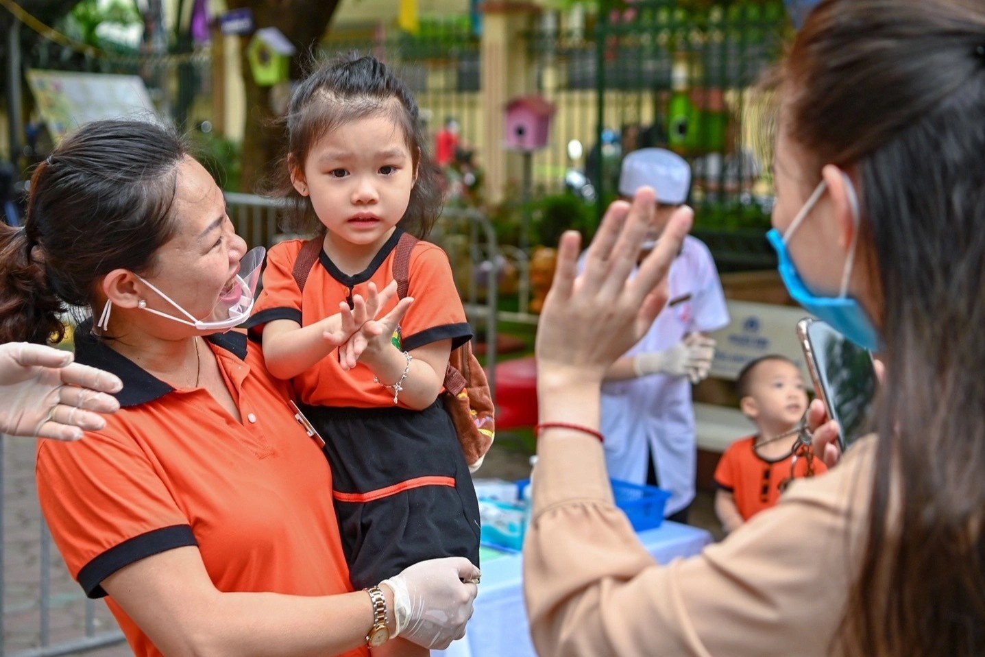 Truong mam non tim cach hut giao vien tro lai lam viec hinh anh