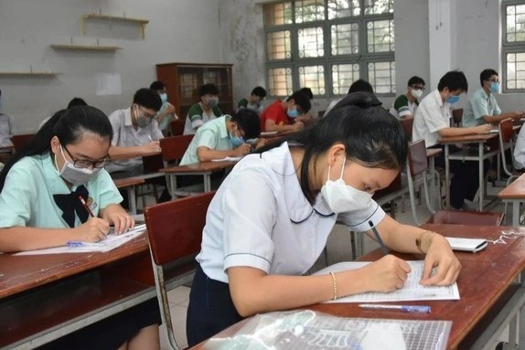 Cac thi sinh la F0, F1 van co the thi tot nghiep THPT binh thuong hinh anh