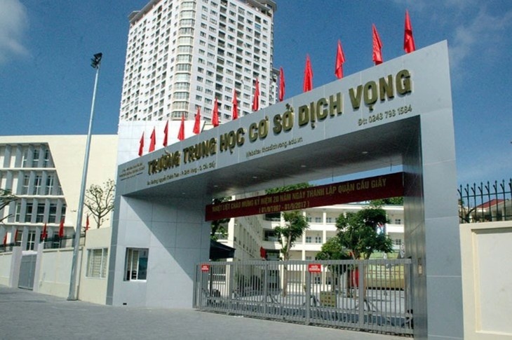 Truong, phong GD&DT phu nhan viec ep hoc sinh hoc kem khong thi lop 10 hinh anh