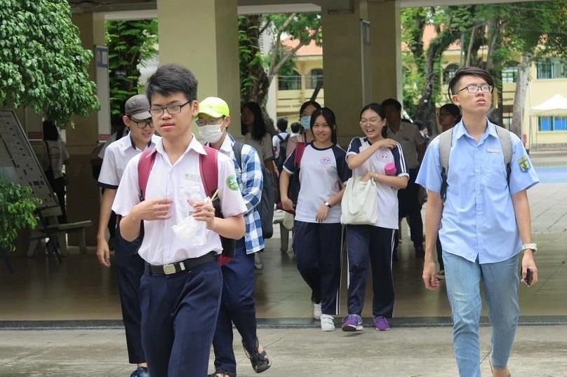 TP.HCM cong bo chi tieu vao lop 10 THPT cong lap hinh anh