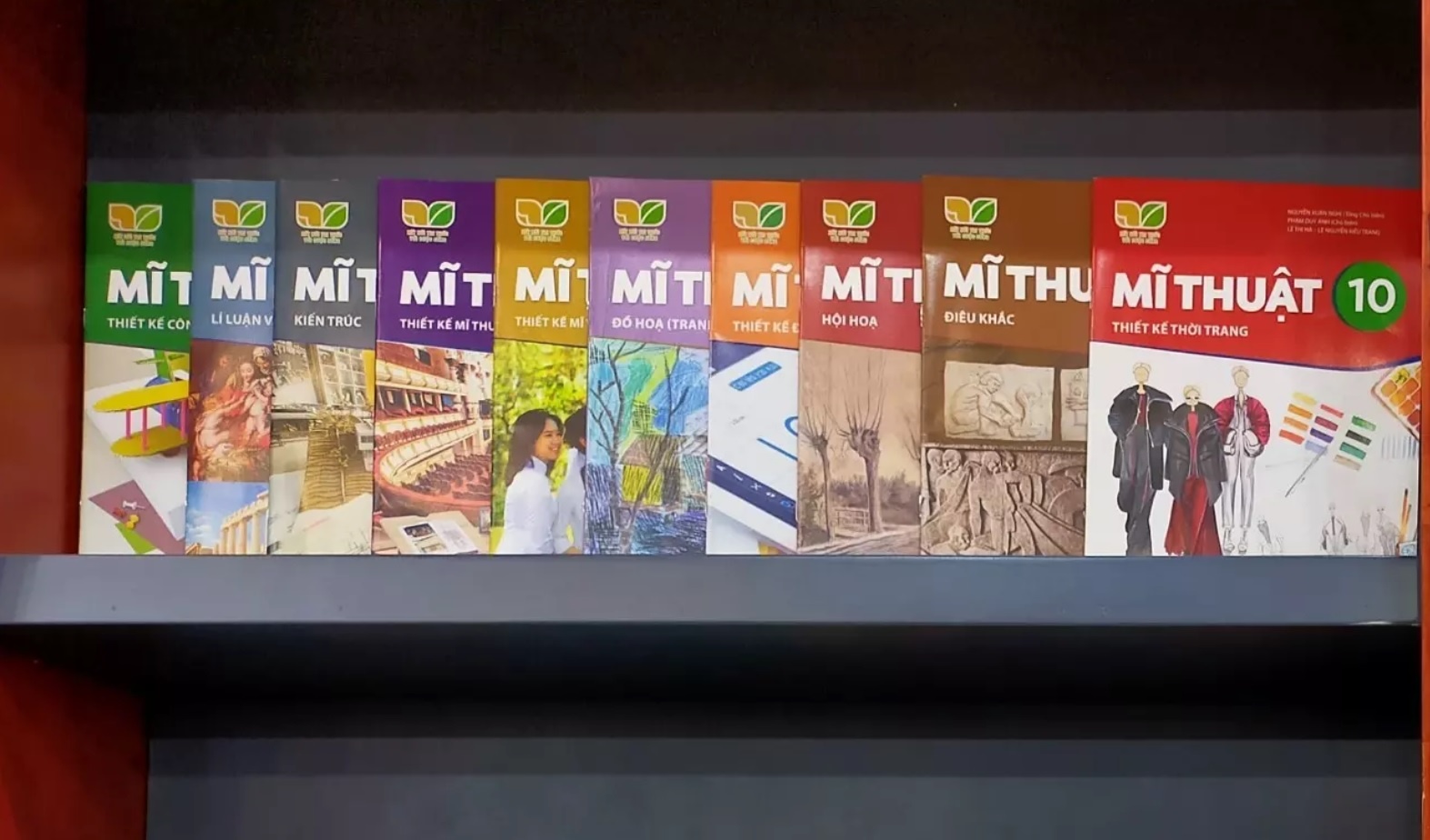 Mot mon hoc co toi 11 cuon sach giao khoa anh 1