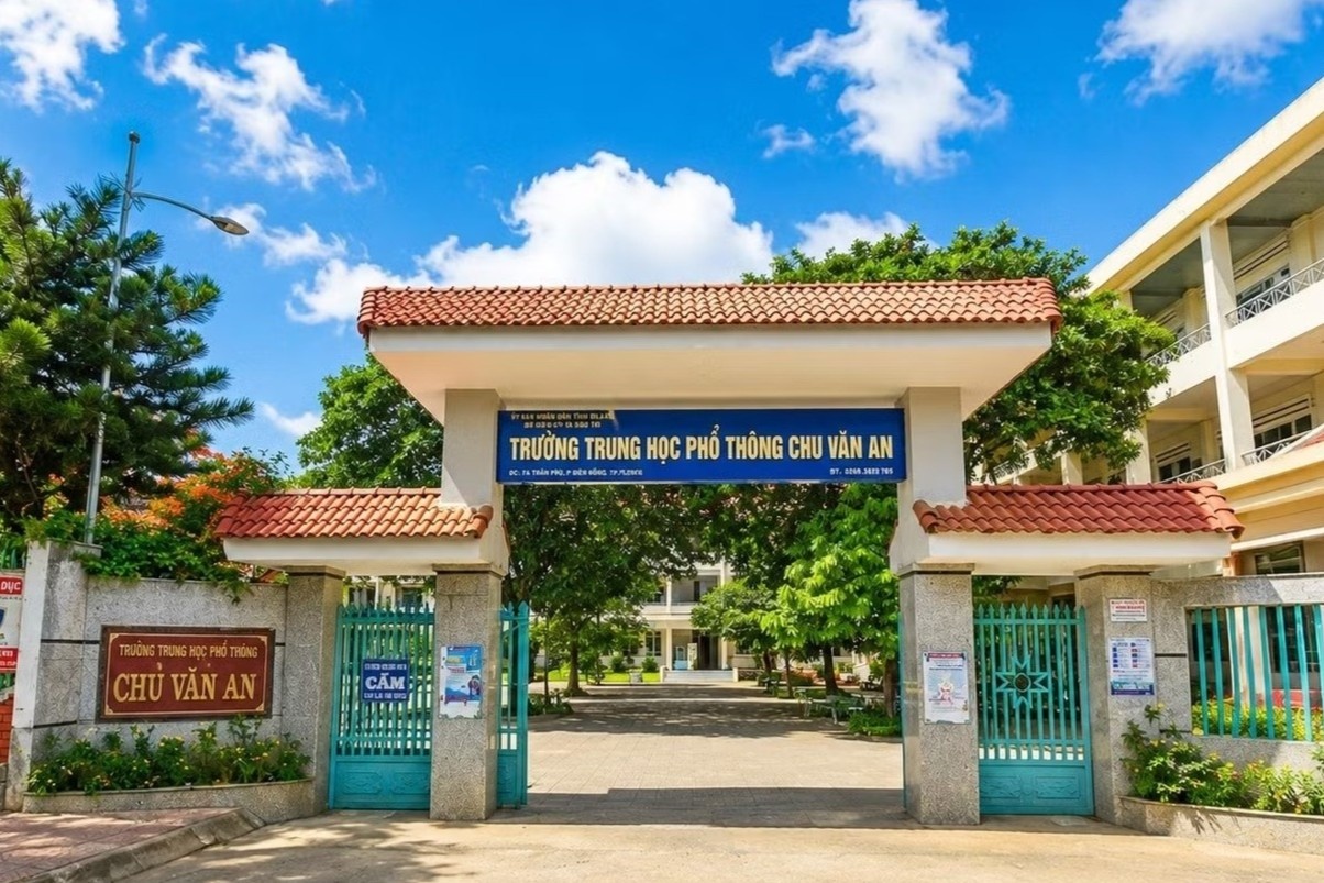 Ca truong bi ha thi dua, cat khen thuong nhung 'khong biet sai o dau hinh anh