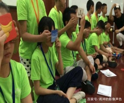 khoa hoc bit mat doc sach anh 1