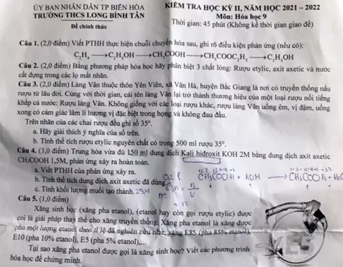 De thi Hoa khen nuc no ruou Lang Van anh 1