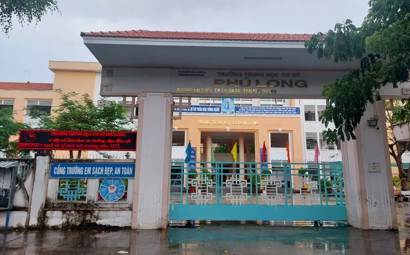 Con hiệu trưởng làm lộ đề thi ảnh 1 Con hieu truong lam lo de thi anh 1