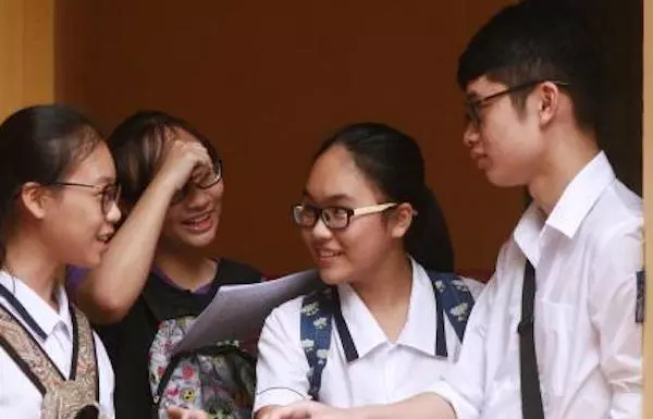 tranh cai mon Lich su anh 2