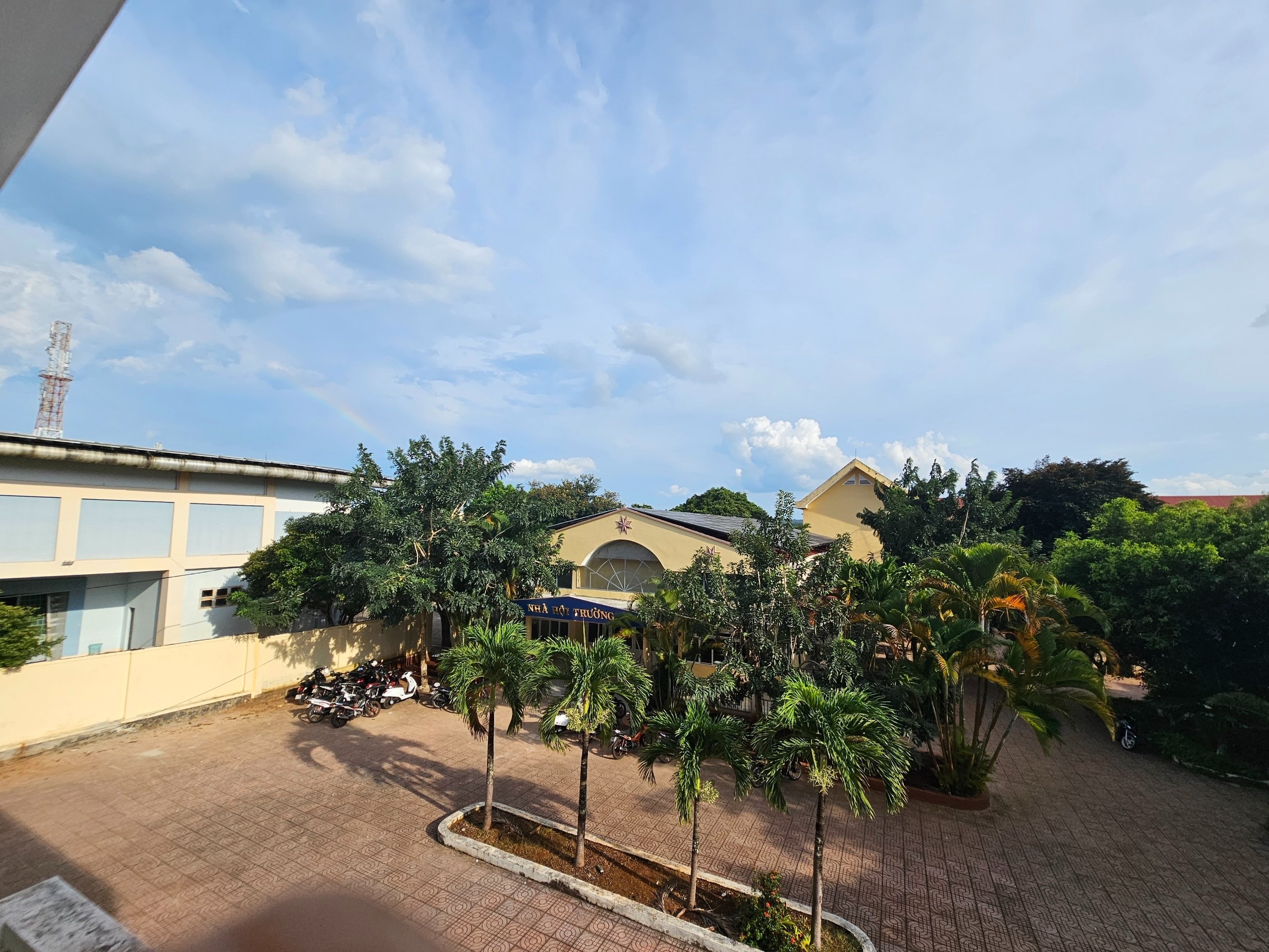 hieu truong bi ‘to’ anh 1