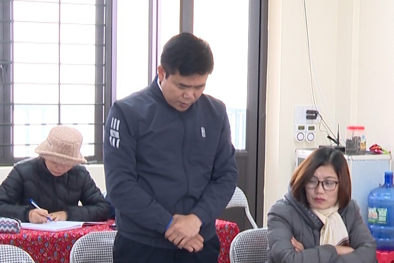 Hieu truong giai trinh vu 'bot xen khau phan, 11 hoc sinh an 2 goi mi' hinh anh