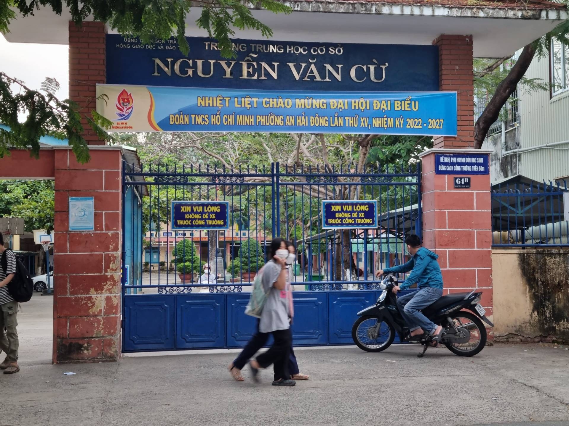 Hang loat giao vien bong dung bi ‘doi' lai tien thuong hinh anh