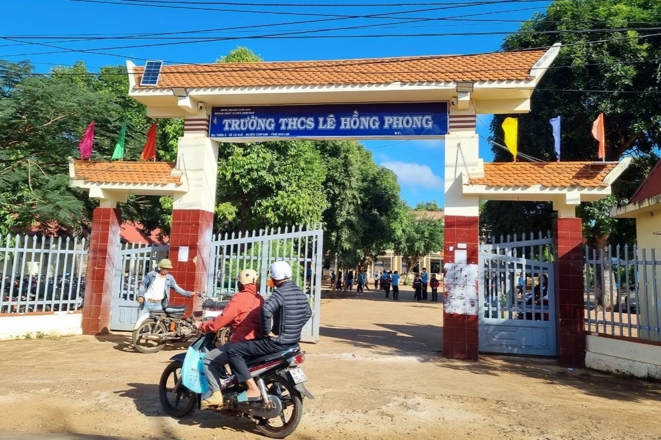 Xac minh vu thay giao danh hoc sinh chay mau mui hinh anh