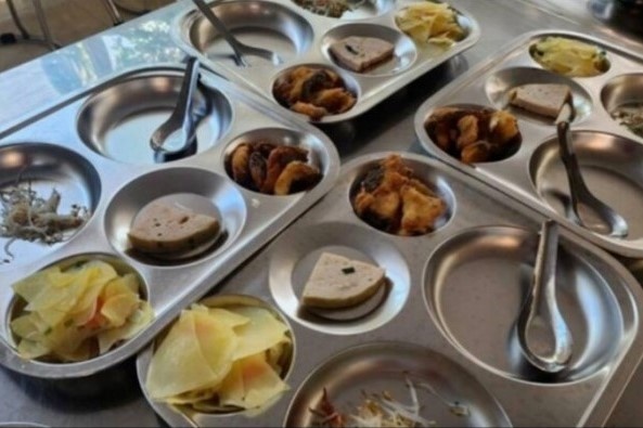 Nhung bua an hoc duong bi cat xen gay xon xao du luan 2023 hinh anh