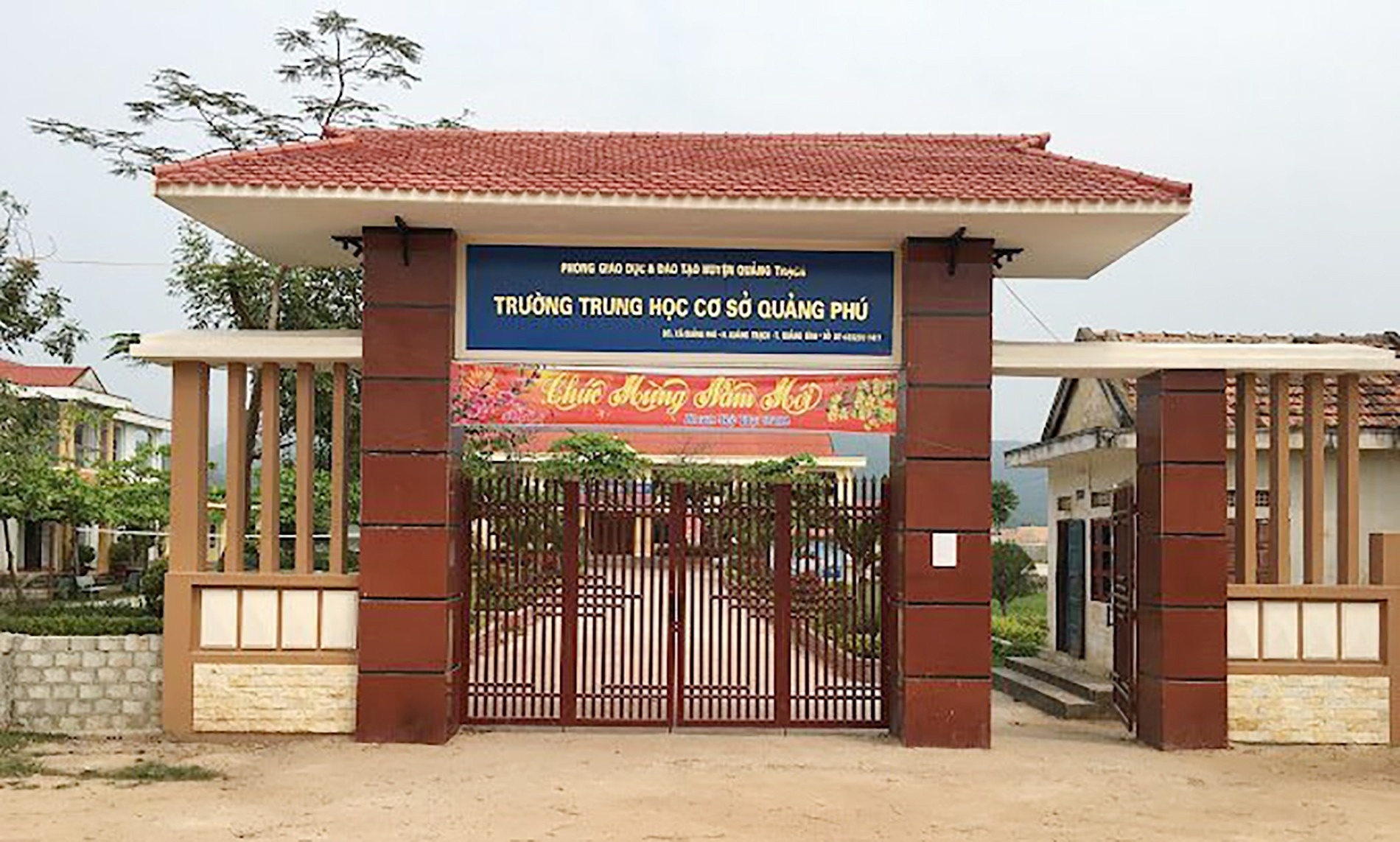 học sinh đánh bạn ảnh 1 hoc sinh danh ban anh 1