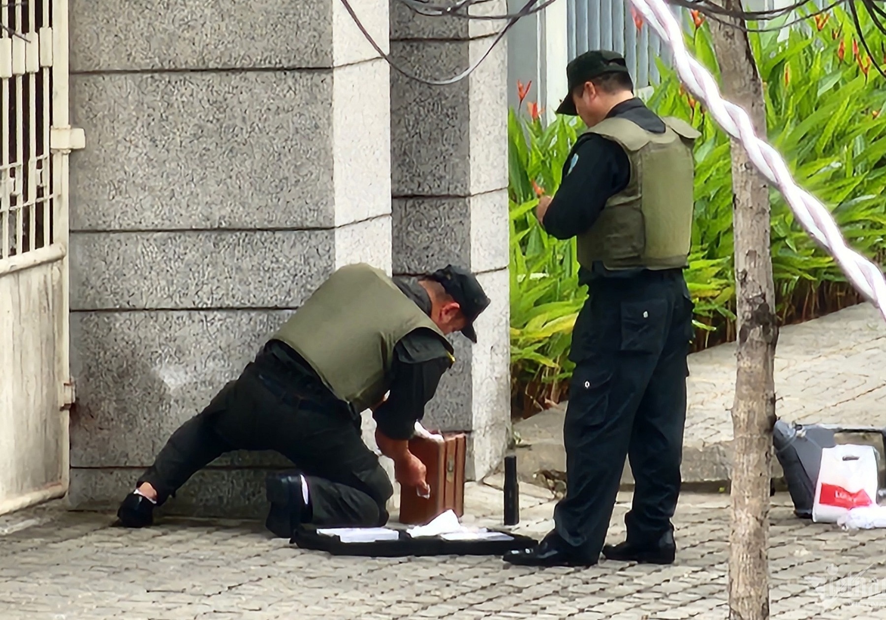 trường phải phong tỏa ảnh 2 truong phai phong toa anh 2