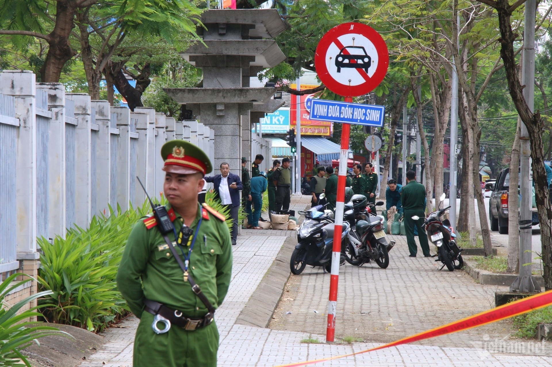 trường phải phong tỏa ảnh 1 truong phai phong toa anh 1