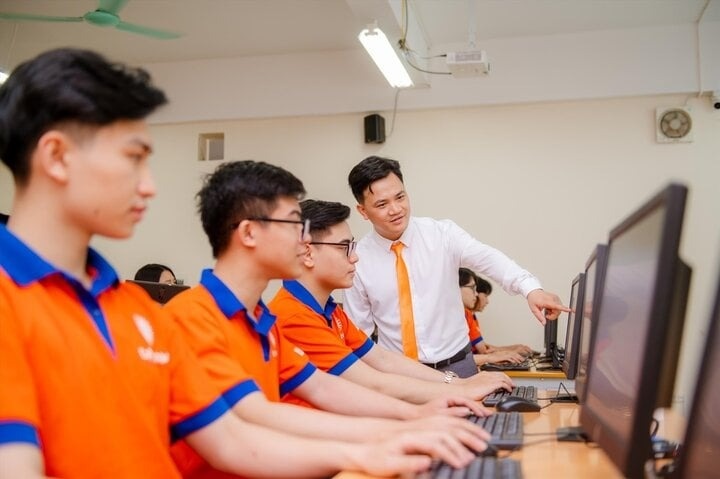 4 vi tri nhan luong ty dong/nam cho sinh vien nganh Khoa hoc may tinh hinh anh