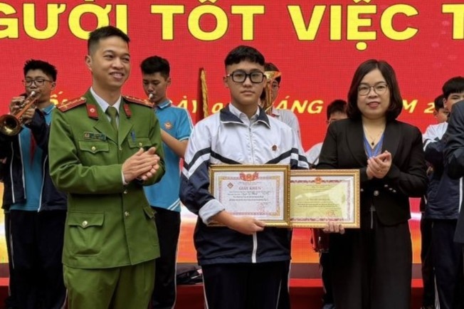 Hoc sinh Thu do dung cam bat cuop hinh anh