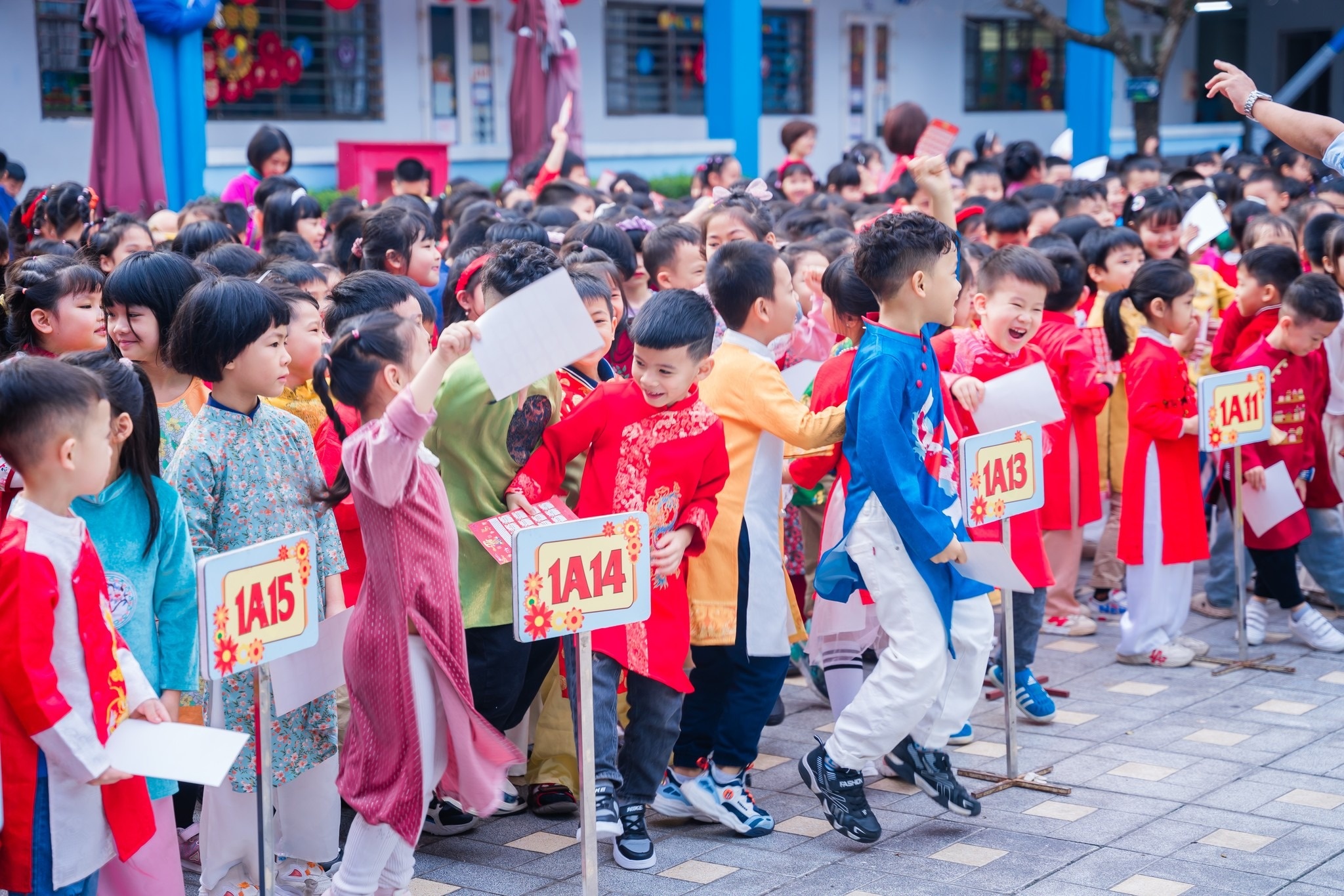 tuyen sinh lop 1 anh 1