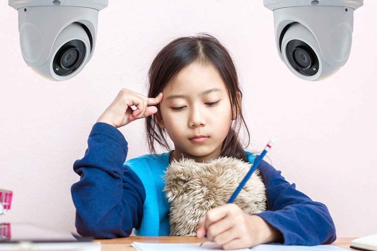 Tre Trung Quoc ‘nghet tho’ khi biet bo me lap camera giam sat hoc tap hinh anh