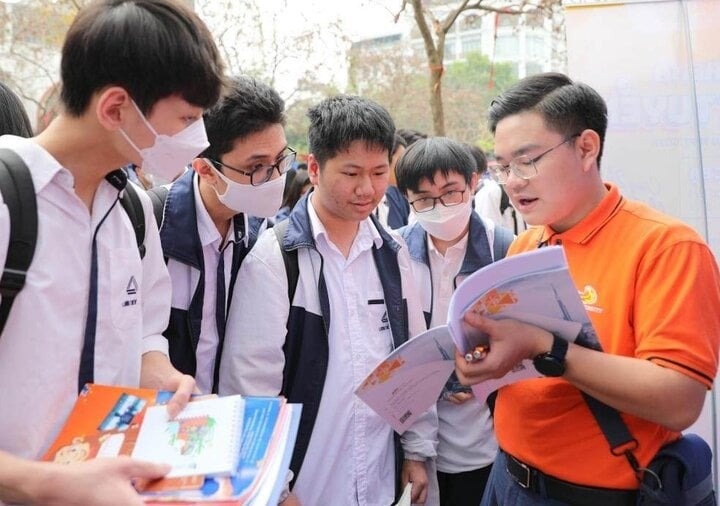 Nhieu truong dai hoc top dau dua nhau mo nganh moi hinh anh