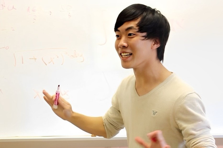 Bi kich nam sinh Harvard day len tranh cai ve mat trai cua truong so 1 hinh anh