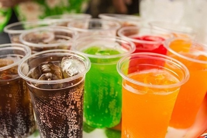 Mua nuoc ngot o cong truong uong, 4 hoc sinh phai nhap vien cap cuu hinh anh