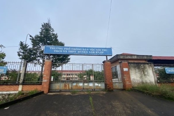 Bat giam nguyen hieu truong truong dan toc noi tru o Dak Nong hinh anh