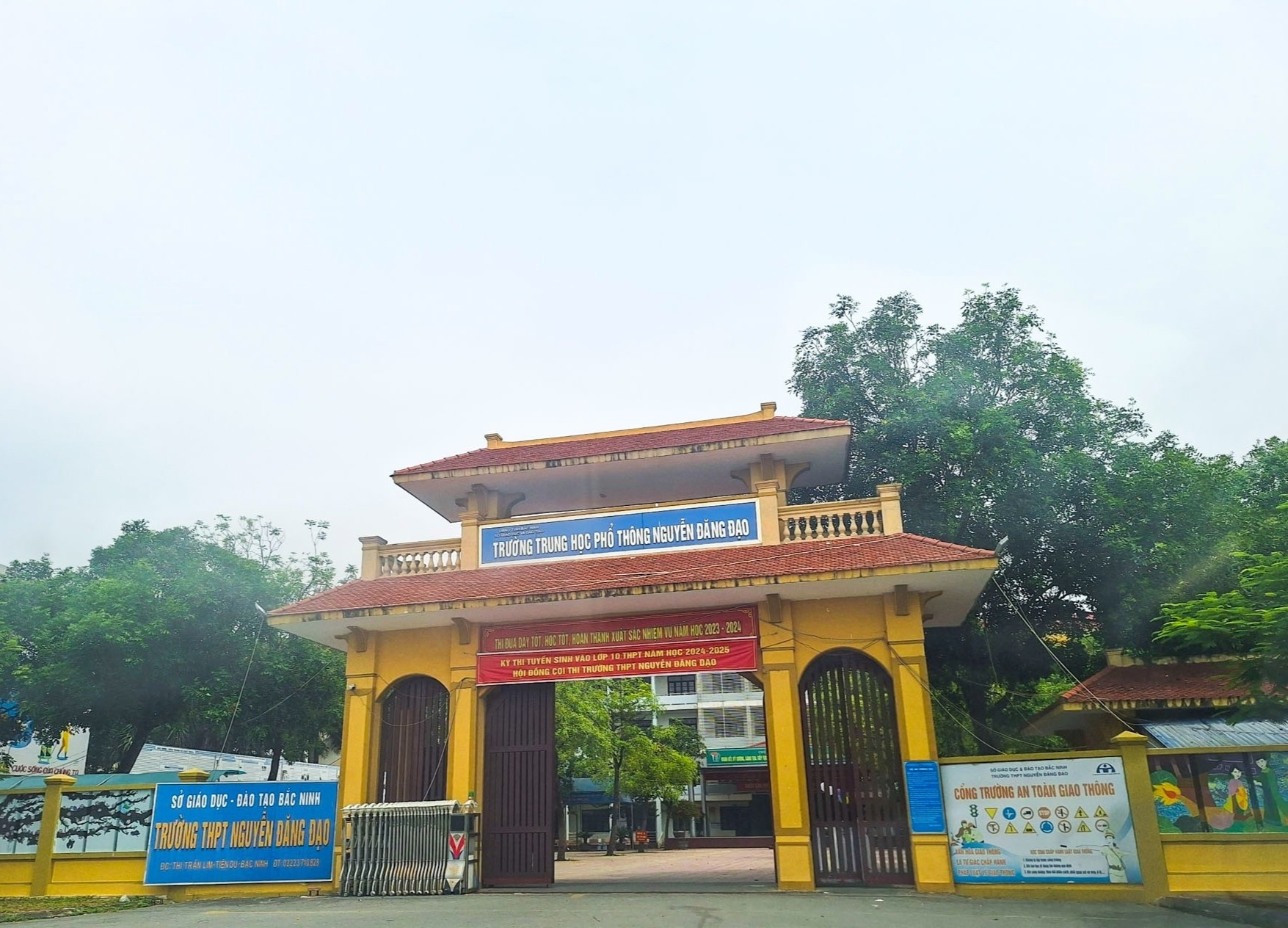 Truong THPT Nguyen Dang Dao bac bo thong tin 'thu tien chong truot' hinh anh