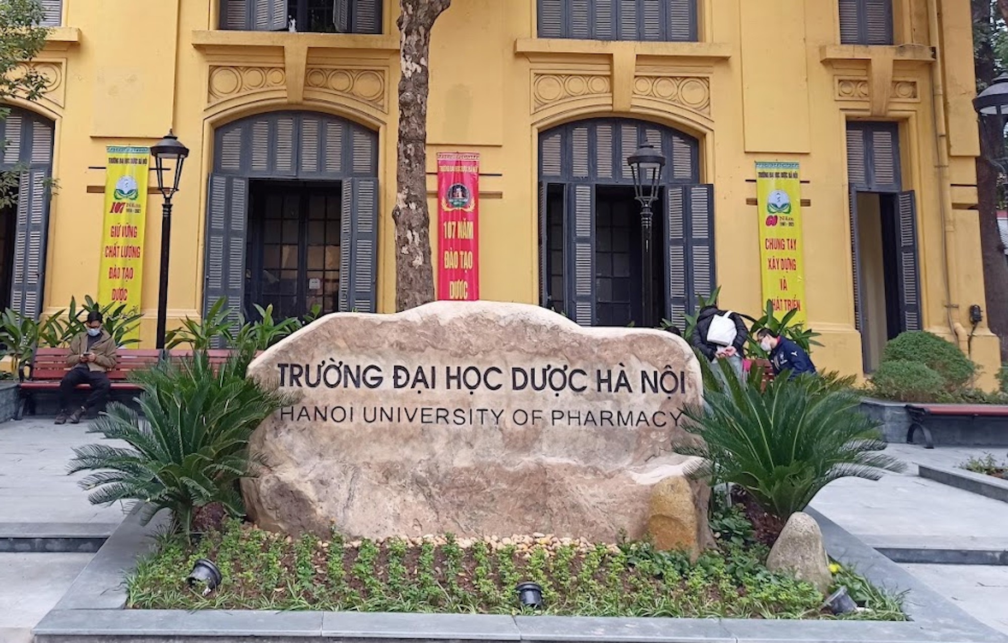 58 thi sinh dau tien tuyen thang vao truong Dai hoc Duoc Ha Noi 2024 hinh anh