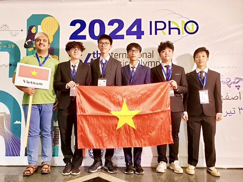 5 hoc sinh Viet Nam gianh huy chuong Olympic Vat ly quoc te hinh anh
