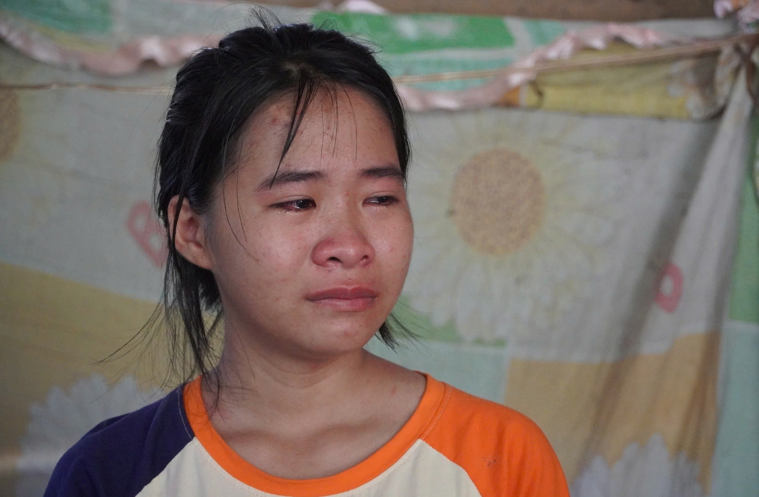 Mo coi cha, me bi than kinh, nu sinh kiem tien vao dai hoc hinh anh