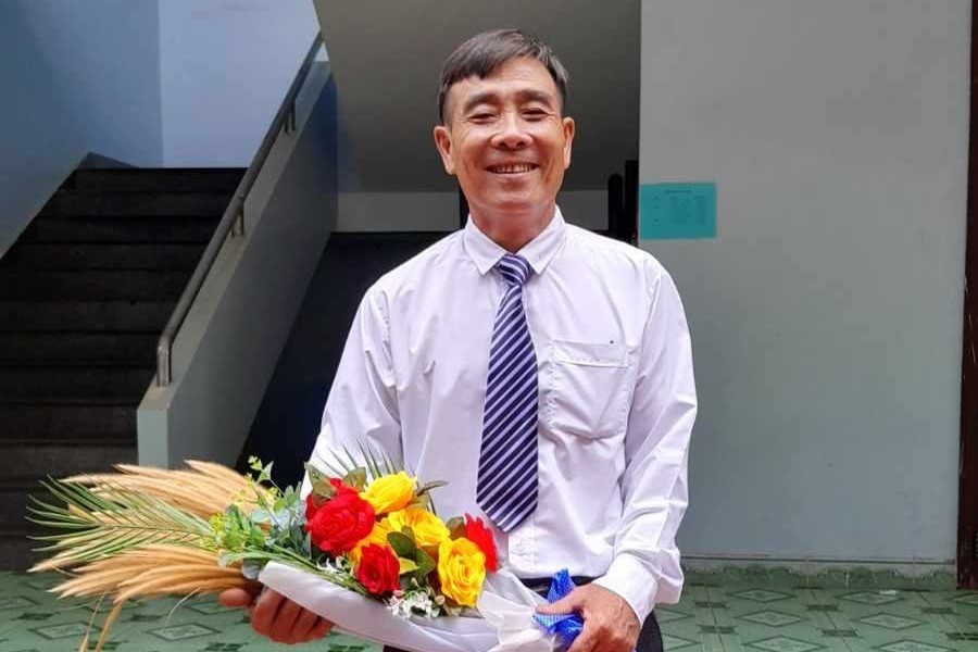 Khai giang dac biet cua thay giao viet tam thu de toi Truong Sa hinh anh