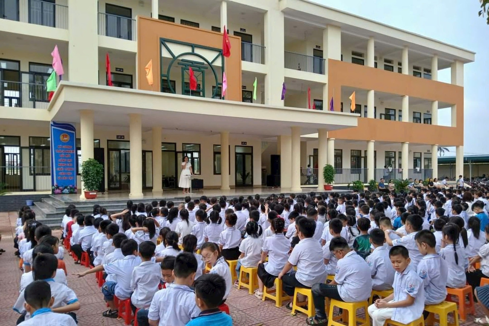 Suc khoe hien tai cua nam sinh Ha Noi nga tu tang 2 xuong san truong hinh anh