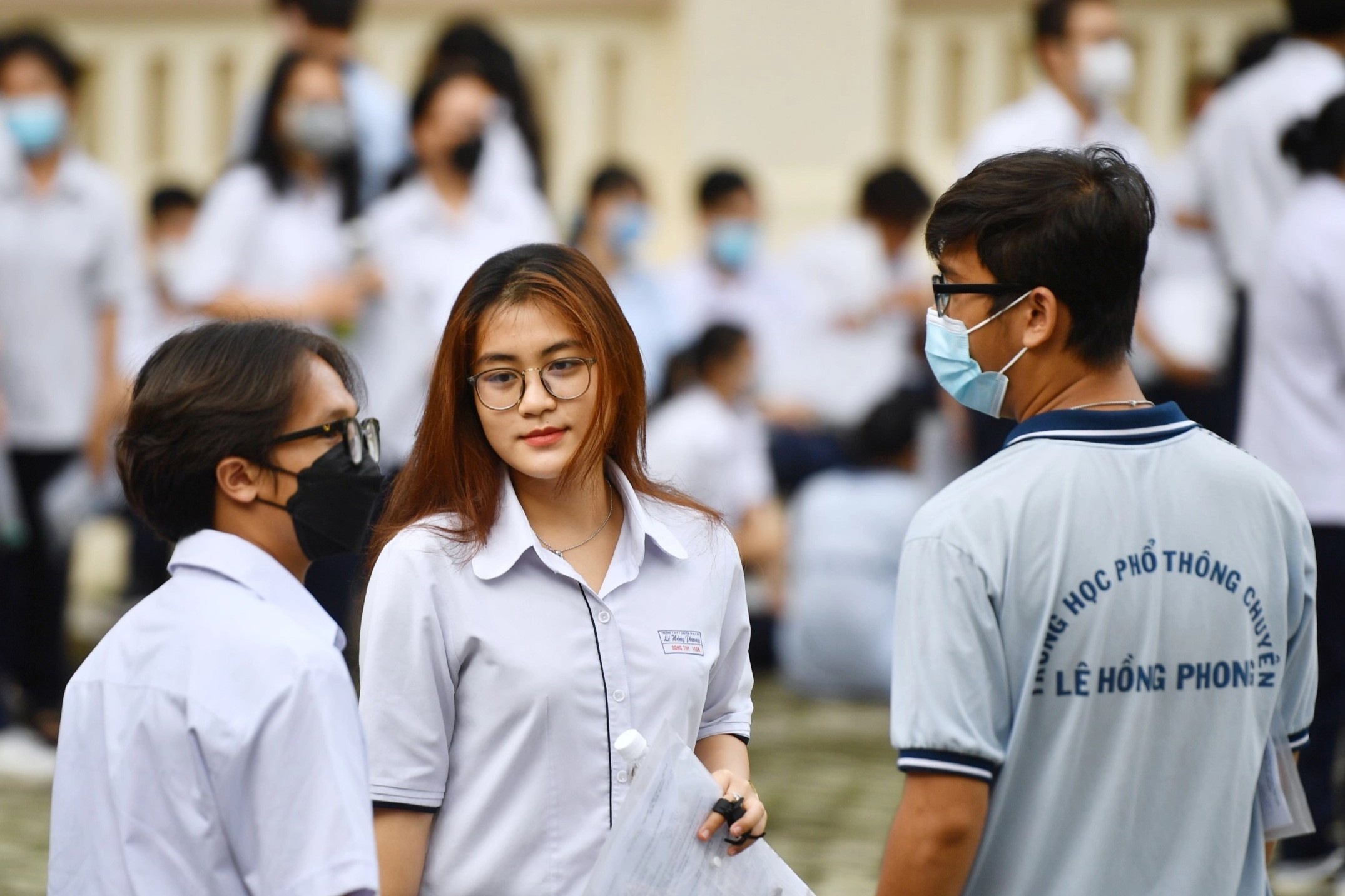 TP.HCM dan dau ca nuoc ve mon Ngoai ngu hinh anh