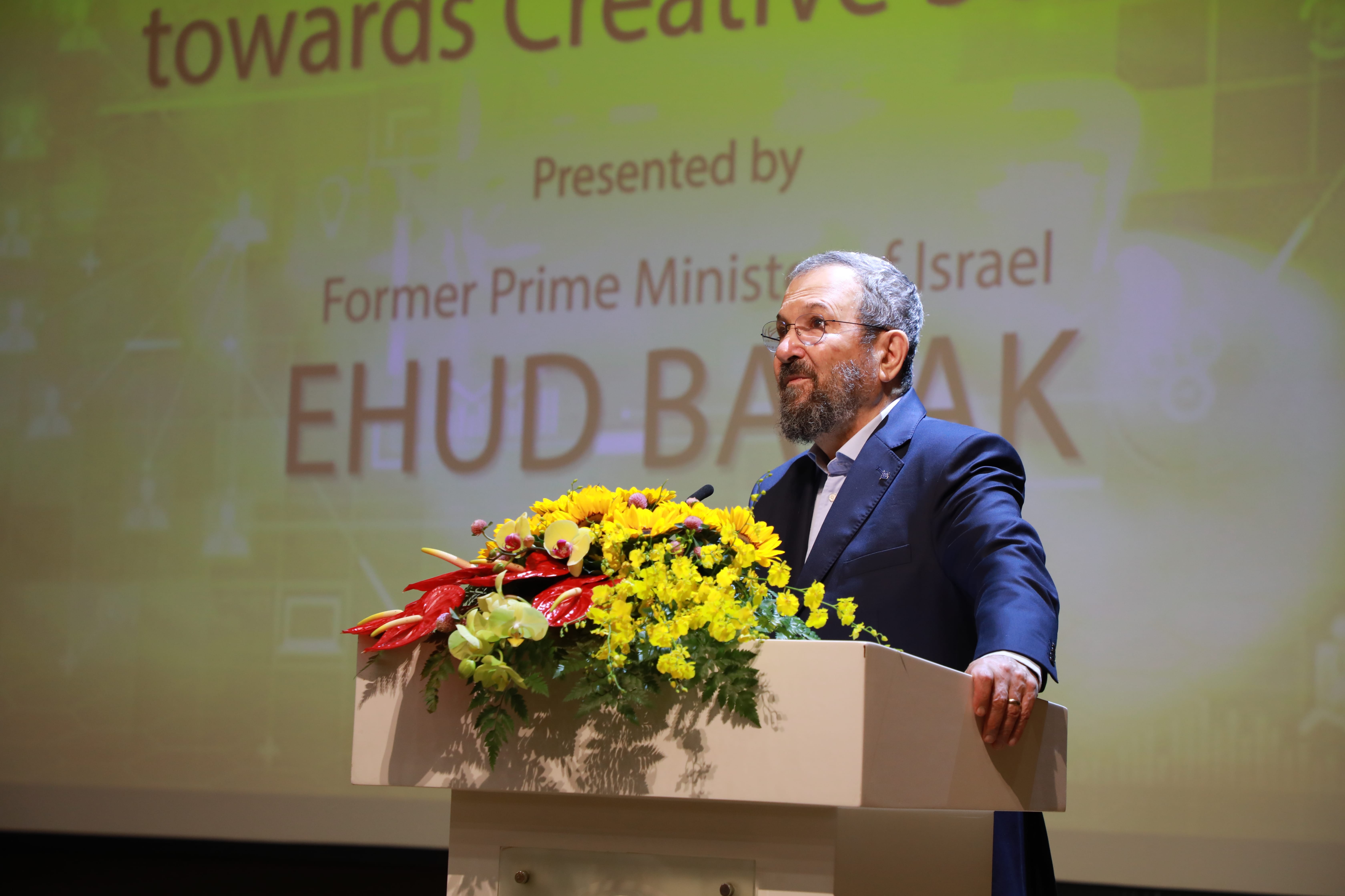 nen giao duc chon nguoi uu tu nhat anh 1