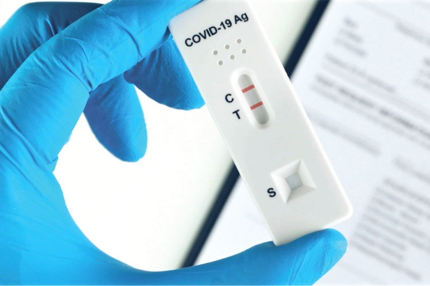 Mot nuoc van yeu cau hoc sinh test nhanh Covid-19 truoc khi tuu truong hinh anh