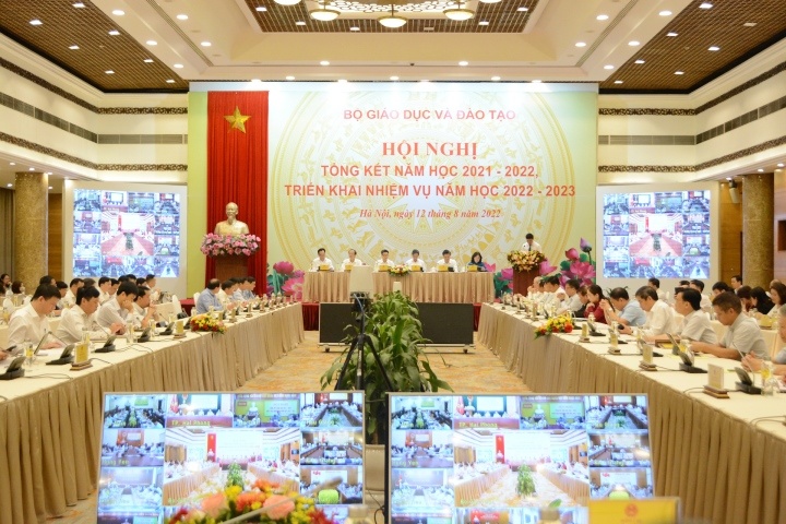 giao vien nghi viec do luong thap anh 2